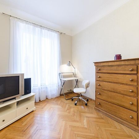 Apartment Near Olympic Stadium Kiev Exteriör bild