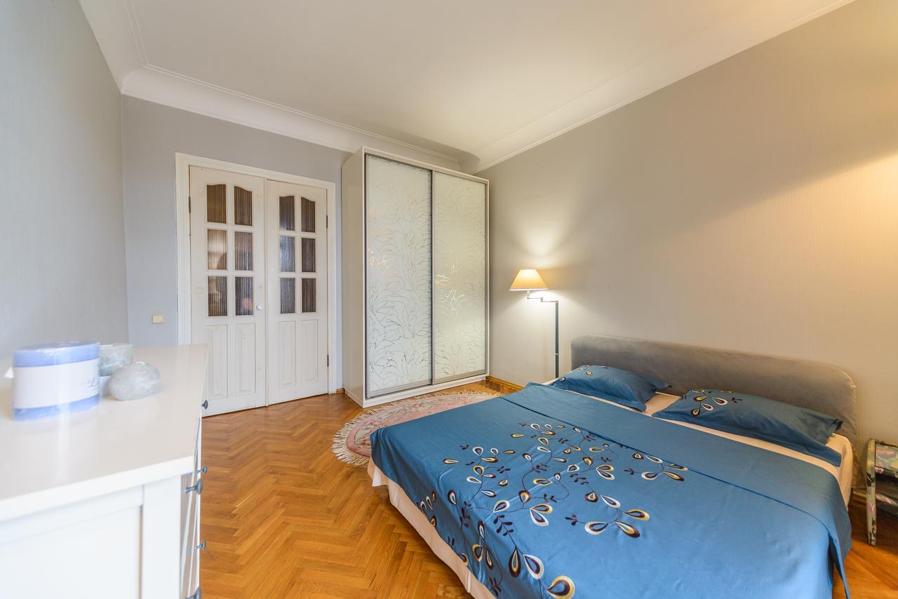 Apartment Near Olympic Stadium Kiev Exteriör bild